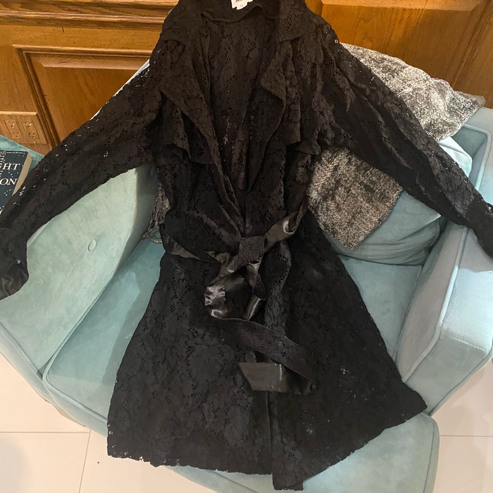 Bel Air Lace Trench